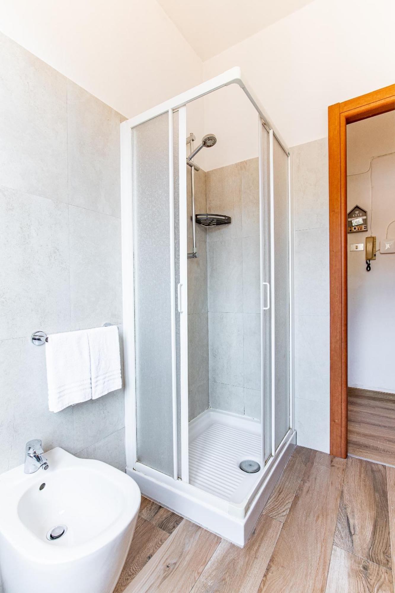 Elegante Dimora La Spezia-Free Parking Apartment Luaran gambar