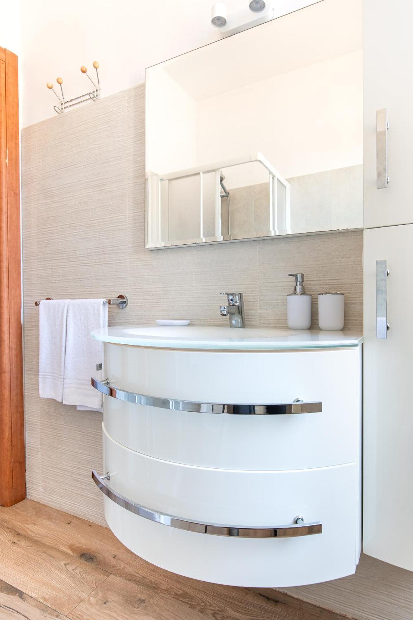 Elegante Dimora La Spezia-Free Parking Apartment Luaran gambar
