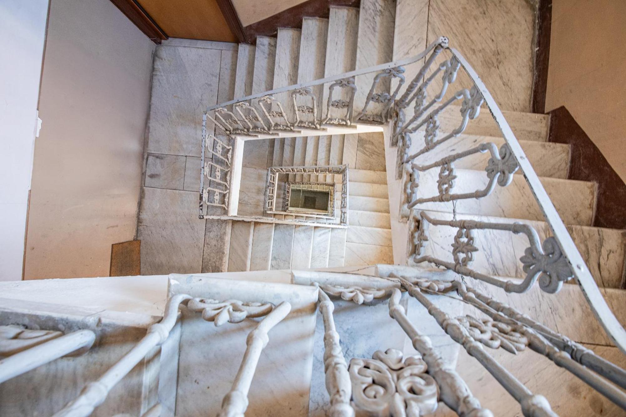 Elegante Dimora La Spezia-Free Parking Apartment Luaran gambar